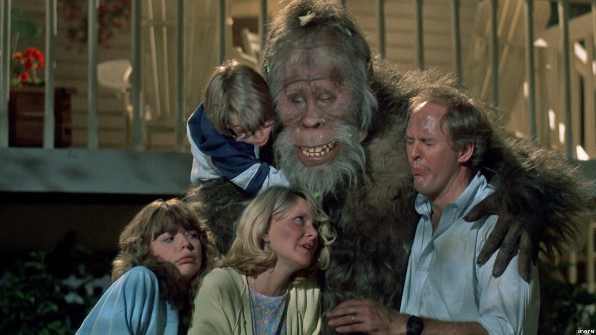 Harry and the Hendersons Poster
