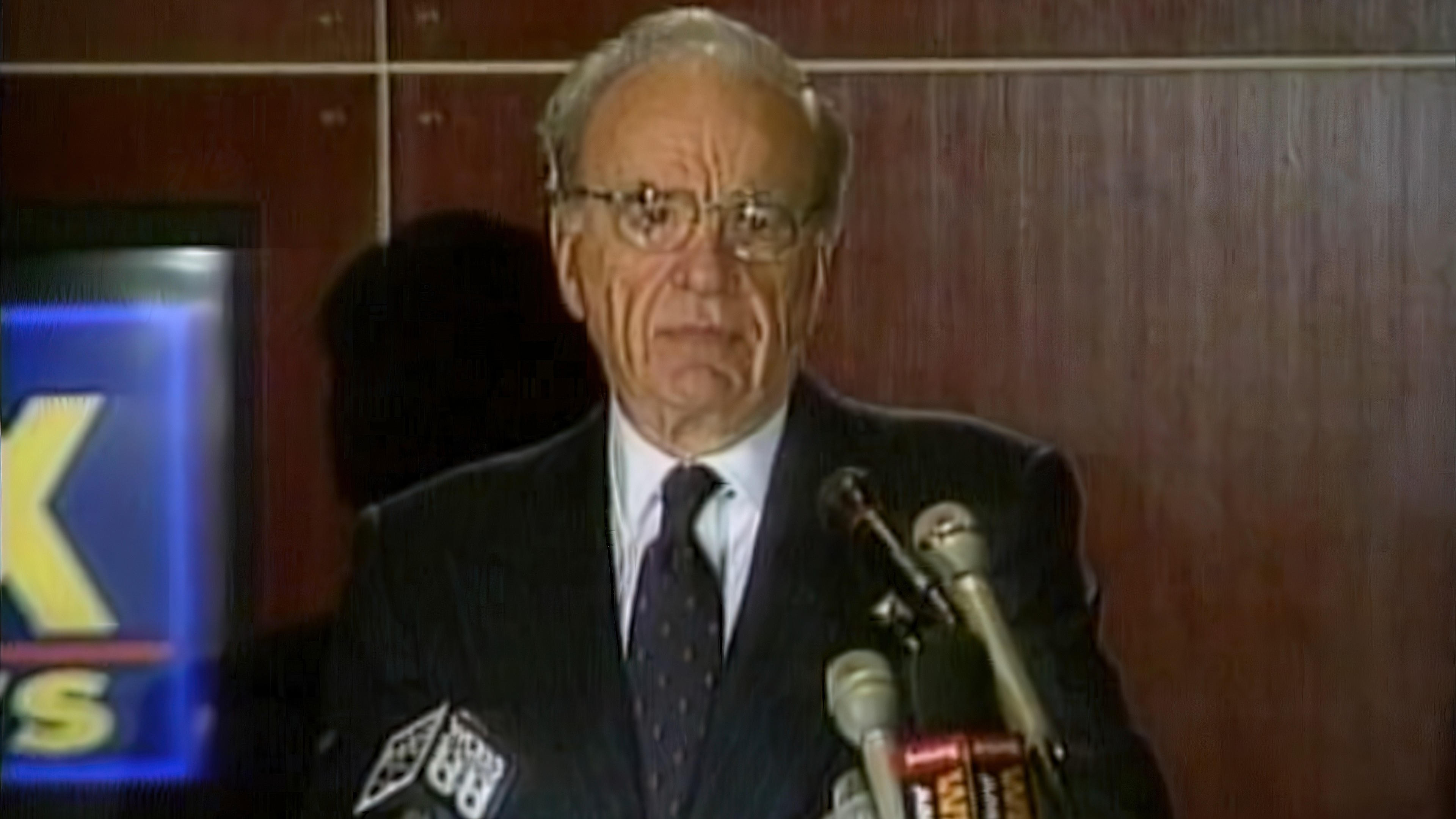 Outfoxed: Rupert Murdoch's War on Journalism Poster